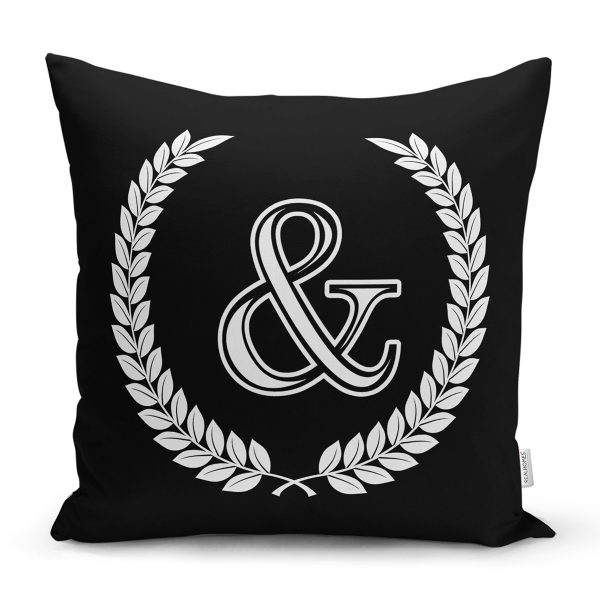 - Rh-K9686-Gorsel1 - Realhomes  Siyah Beyaz Çelenkli V Harfi Özel Tasarım Dijital Baskılı Yastık Kırlent Kılıfı Realhomes
