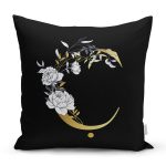 - Rh-K9690-Gorsel1 - Realhomes Siyah Zemin Beyaz Gül Motifli Gold Ç Harfi Özel Tasarım Dijital Baskılı Yastık Kırlent Kılıfı Realhomes