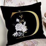 - Rh-K9691-Gorsel2 - Realhomes Siyah Zemin Beyaz Gül Motifli Gold D Harfi Özel Tasarım Dijital Baskılı Yastık Kırlent Kılıfı Realhomes