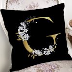 Siyah Zemin Beyaz Gül Motifli Gold G Harfi Özel Tasarım Dijital Baskılı Yastık Kırlent Kılıfı Realhomes