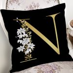 Siyah Zemin Beyaz Gül Motifli Gold N Harfi Özel Tasarım Dijital Baskılı Yastık Kırlent Kılıfı Realhomes