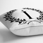 - Rh-K9728-Gorsel3 - Realhomes Siyah Beyaz Çelenkli İ Harfi Özel Tasarım Dijital Baskılı Yastık Kırlent Kılıfı Realhomes