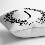 - Rh-K9730-Gorsel3 - Realhomes  Siyah Beyaz Çelenkli J Harfi Özel Tasarım Dijital Baskılı Yastık Kırlent Kılıfı Realhomes