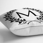 Siyah Beyaz Çelenkli M Harfi Özel Tasarım Dijital Baskılı Yastık Kırlent Kılıfı Realhomes