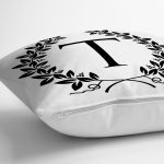 - Rh-K9742-Gorsel3 - Realhomes Siyah Beyaz Çelenkli T Harfi Özel Tasarım Dijital Baskılı Yastık Kırlent Kılıfı Realhomes