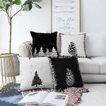 - Sonil-K4luset754-Gorsel1 - Realhomes 4'lü Siyah Beyaz Çam Ağacı & Kozalak Tasarımlı Dijital Baskılı Modern Şönil Kırlent Kılıfı Seti Realhomes