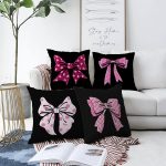 - Sonil-K4luset776-Gorsel1 - Realhomes  4'lü Siyah Zemin Pembe Kurdele Tasarımlı Dijital Baskılı Modern Şönil Kırlent Kılıfı Seti Realhomes