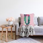 - Sonil-K9417-Gorsel2 - Realhomes Pembe Zemin Tropik Yapraklı D Harfi Özel Tasarım Dijital Baskılı Raşel Kadife Yastık Kırlent Kılıfı Realhomes