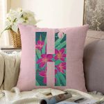 - Sonil-K9421-Gorsel1 - Realhomes Pembe Zemin Tropik Yapraklı H Harfi Özel Tasarım Dijital Baskılı Raşel Kadife Yastık Kırlent Kılıfı Realhomes