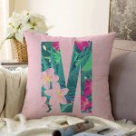 Pembe Zemin Tropik Yapraklı M Harfi Özel Tasarım Dijital Baskılı Raşel Kadife Yastık Kırlent Kılıfı Realhomes