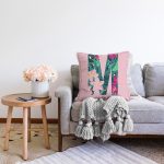 Pembe Zemin Tropik Yapraklı M Harfi Özel Tasarım Dijital Baskılı Raşel Kadife Yastık Kırlent Kılıfı Realhomes