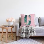 - Sonil-K9429-Gorsel2 - Realhomes Pembe Zemin Tropik Yapraklı O Harfi Özel Tasarım Dijital Baskılı Raşel Kadife Yastık Kırlent Kılıfı Realhomes