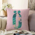 - Sonil-K9430-Gorsel1 - Realhomes Pembe Zemin Tropik Yapraklı Ö Harfi Özel Tasarım Dijital Baskılı Raşel Kadife Yastık Kırlent Kılıfı Realhomes