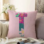 Pembe Zemin Tropik Yapraklı T Harfi Özel Tasarım Dijital Baskılı Raşel Kadife Yastık Kırlent Kılıfı Realhomes