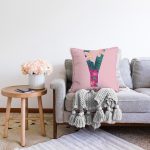 - Sonil-K9441-Gorsel2 - Realhomes Pembe Zemin Tropik Yapraklı Y Harfi Özel Tasarım Dijital Baskılı Raşel Kadife Yastık Kırlent Kılıfı Realhomes