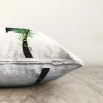 - Sonil-K9451-Gorsel3 - Realhomes Beyaz Zemin Yaprak Motifli Siyah 7 Rakamı Özel Tasarım Dijital Baskılı Raşel Kadife Yastık Kırlent Kılıfı Realhomes