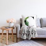 Beyaz Zemin Yaprak Motifli Siyah C Harfi Özel Tasarım Dijital Baskılı Raşel Kadife Yastık Kırlent Kılıfı Realhomes