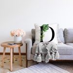 Beyaz Zemin Yaprak Motifli Siyah D Harfi Özel Tasarım Dijital Baskılı Raşel Kadife Yastık Kırlent Kılıfı Realhomes