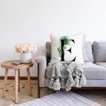 Beyaz Zemin Yaprak Motifli Siyah E Harfi Özel Tasarım Dijital Baskılı Raşel Kadife Yastık Kırlent Kılıfı Realhomes