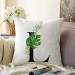 Beyaz Zemin Yaprak Motifli Siyah L Harfi Özel Tasarım Dijital Baskılı Raşel Kadife Yastık Kırlent Kılıfı Realhomes