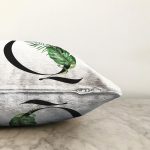 Beyaz Zemin Yaprak Motifli Siyah Q Harfi Özel Tasarım Dijital Baskılı Raşel Kadife Yastık Kırlent Kılıfı Realhomes