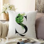 Beyaz Zemin Yaprak Motifli Siyah Ş Harfi Özel Tasarım Dijital Baskılı Raşel Kadife Yastık Kırlent Kılıfı Realhomes