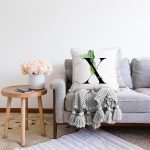 Beyaz Zemin Yaprak Motifli Siyah X Harfi Özel Tasarım Dijital Baskılı Raşel Kadife Yastık Kırlent Kılıfı Realhomes