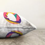 - Sonil-K9486-Gorsel3 - Realhomes Beyaz Zemin Renkli 0 Rakamlı Özel Tasarım Dijital Baskılı Raşel Kadife Yastık Kırlent Kılıfı Realhomes