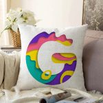 - Sonil-K9503-Gorsel1 - Realhomes  Beyaz Zemin Renkli G Harfli Özel Tasarım Dijital Baskılı Raşel Kadife Yastık Kırlent Kılıfı Realhomes