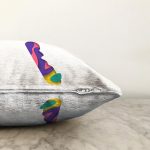 Beyaz Zemin Renkli İ Harfli Özel Tasarım Dijital Baskılı Raşel Kadife Yastık Kırlent Kılıfı Realhomes