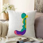 Beyaz Zemin Renkli J Harfli Özel Tasarım Dijital Baskılı Raşel Kadife Yastık Kırlent Kılıfı Realhomes