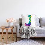 Beyaz Zemin Renkli J Harfli Özel Tasarım Dijital Baskılı Raşel Kadife Yastık Kırlent Kılıfı Realhomes