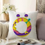 Beyaz Zemin Renkli Ö Harfli Özel Tasarım Dijital Baskılı Raşel Kadife Yastık Kırlent Kılıfı Realhomes