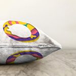 Beyaz Zemin Renkli Ö Harfli Özel Tasarım Dijital Baskılı Raşel Kadife Yastık Kırlent Kılıfı Realhomes