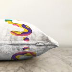 Beyaz Zemin Renkli Ş Harfli Özel Tasarım Dijital Baskılı Raşel Kadife Yastık Kırlent Kılıfı Realhomes
