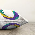 - Sonil-K9520-Gorsel3 - Realhomes Beyaz Zemin Renkli U Harfli Özel Tasarım Dijital Baskılı Raşel Kadife Yastık Kırlent Kılıfı Realhomes