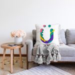 Beyaz Zemin Renkli Ü Harfli Özel Tasarım Dijital Baskılı Raşel Kadife Yastık Kırlent Kılıfı Realhomes