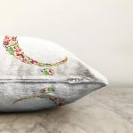 Beyaz Zemin Yaprak Temalı Ç Harfi Özel Tasarım Dijital Baskılı Raşel Kadife Yastık Kırlent Kılıfı Realhomes