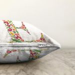 - Sonil-K9533-Gorsel3 - Realhomes Beyaz Zemin Yaprak Temalı E Harfi Özel Tasarım Dijital Baskılı Raşel Kadife Yastık Kırlent Kılıfı Realhomes