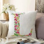 - Sonil-K9541-Gorsel1 - Realhomes Beyaz Zemin Yaprak Temalı L Harfi Özel Tasarım Dijital Baskılı Raşel Kadife Yastık Kırlent Kılıfı Realhomes