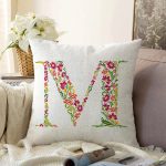 Beyaz Zemin Yaprak Temalı M Harfi Özel Tasarım Dijital Baskılı Raşel Kadife Yastık Kırlent Kılıfı Realhomes