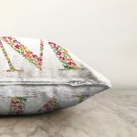 Beyaz Zemin Yaprak Temalı M Harfi Özel Tasarım Dijital Baskılı Raşel Kadife Yastık Kırlent Kılıfı Realhomes