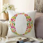 Beyaz Zemin Yaprak Temalı O Harfi Özel Tasarım Dijital Baskılı Raşel Kadife Yastık Kırlent Kılıfı Realhomes