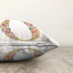 Beyaz Zemin Yaprak Temalı Ö Harfi Özel Tasarım Dijital Baskılı Raşel Kadife Yastık Kırlent Kılıfı Realhomes