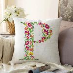 Beyaz Zemin Yaprak Temalı P Harfi Özel Tasarım Dijital Baskılı Raşel Kadife Yastık Kırlent Kılıfı Realhomes