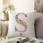 Beyaz Zemin Yaprak Temalı Ş Harfi Özel Tasarım Dijital Baskılı Raşel Kadife Yastık Kırlent Kılıfı Realhomes