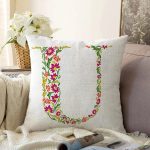 Beyaz Zemin Yaprak Temalı U Harfi Özel Tasarım Dijital Baskılı Raşel Kadife Yastık Kırlent Kılıfı Realhomes