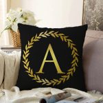 Siyah Zemin Gold Yaprak Çerçeveli A Harfi Özel Tasarım Dijital Baskılı Raşel Kadife Yastık Kırlent Kılıfı Realhomes