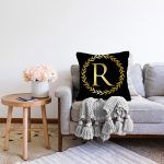 - Sonil-K9579-Gorsel2 - Realhomes Siyah Zemin Gold Yaprak Çerçeveli R Harfi Özel Tasarım Dijital Baskılı Raşel Kadife Yastık Kırlent Kılıfı Realhomes