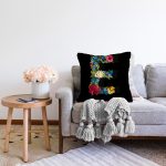 - Sonil-K9596-Gorsel2 - Realhomes Siyah Zemin Renkli Gül Temalı E Harfi Özel Tasarım Dijital Baskılı Raşel Kadife Yastık Kırlent Kılıfı Realhomes